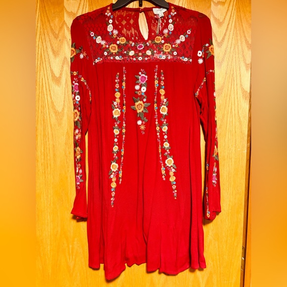 Umgee Dresses & Skirts - NWT UMGEE Embroidered Red Dress